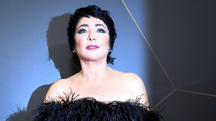 Лолита рассказала, как чуть не стала жертвой мошенников