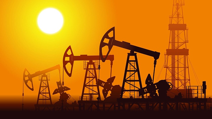 Цена нефти выше ста долларов угрожает мировой экономике, заявил экономист
